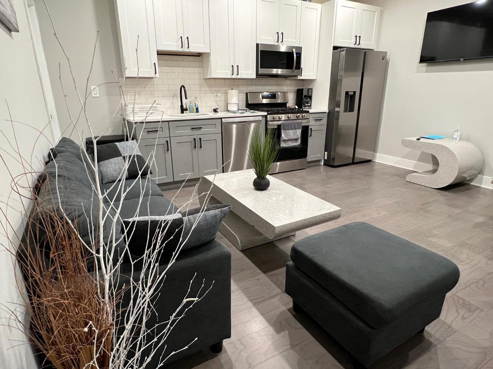 Apartment Charming 3br 2ba With Private Patio *